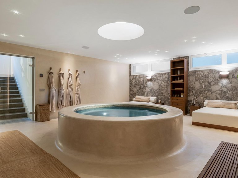 Villa for Sale in Marbella, Malaga 19