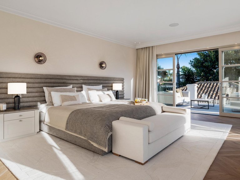 Villa for Sale in Marbella, Malaga 24