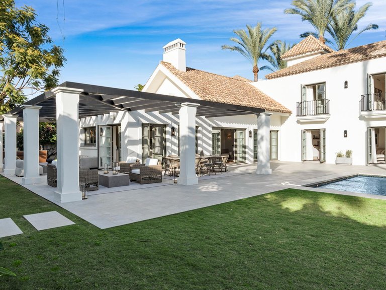 Villa for Sale in Marbella, Malaga 3