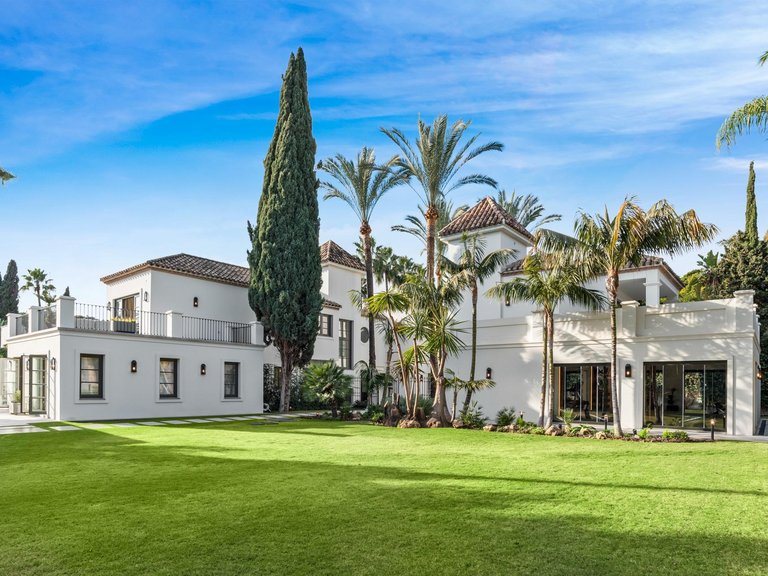 Villa for Sale in Marbella, Malaga 33