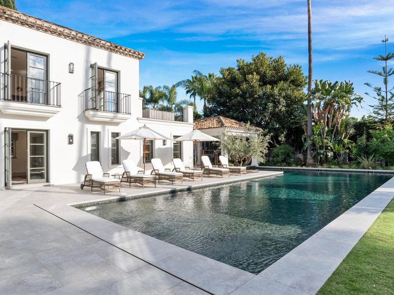 Villa for Sale in Marbella, Malaga 34