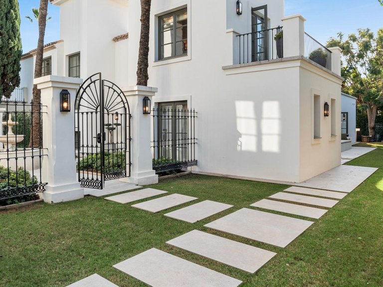 Villa for Sale in Marbella, Malaga 50