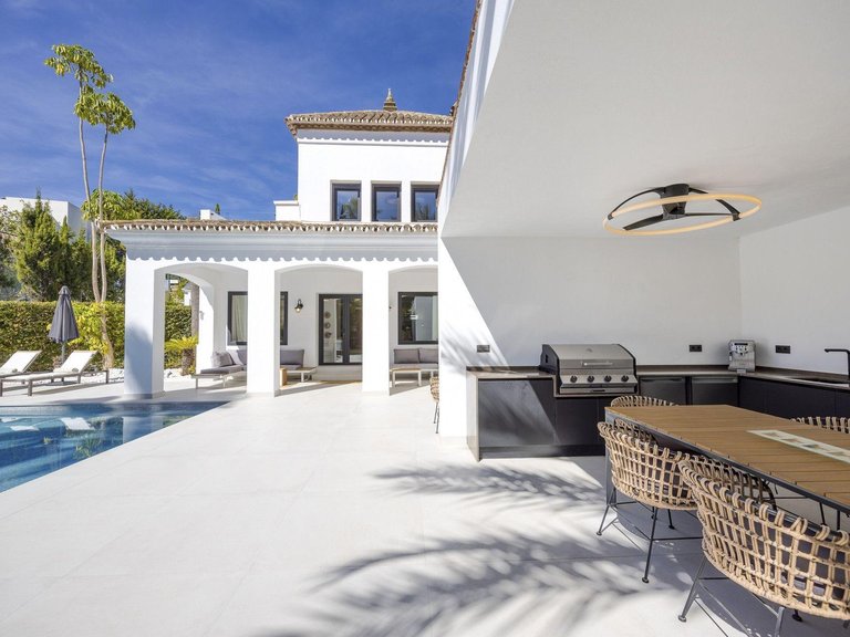 Apartment for Sale in Estepona, Malaga 27