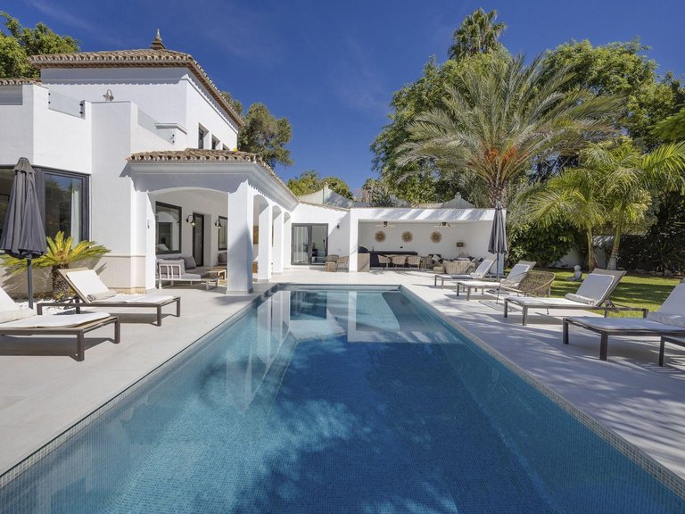 Apartment for Sale in Estepona, Malaga 41