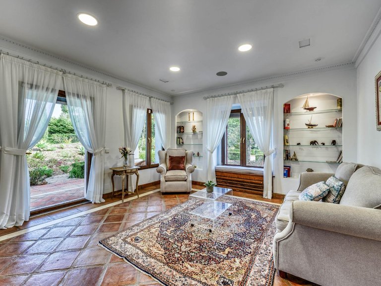 Villa for Sale in Ojen, Malaga 11