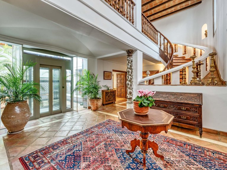 Villa for Sale in Ojen, Malaga 17