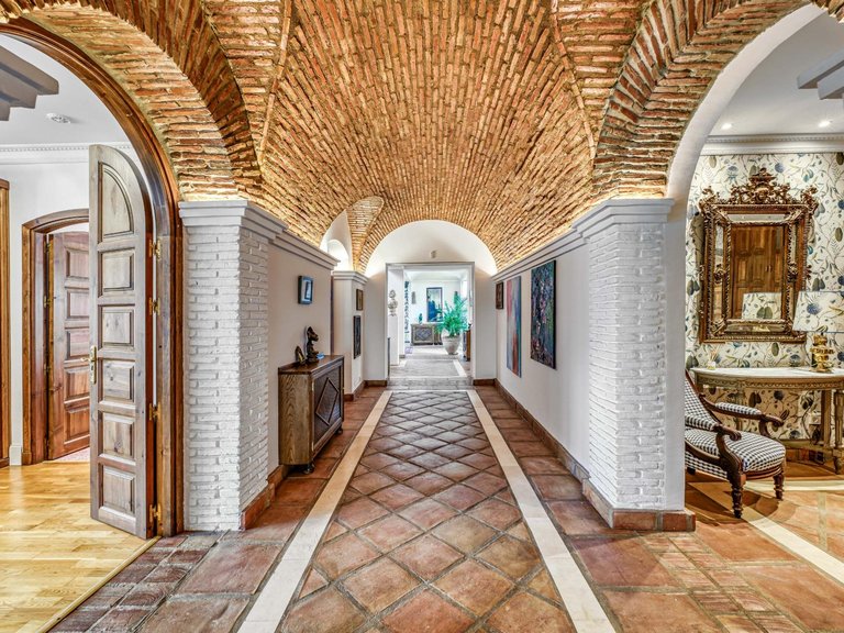 Villa for Sale in Ojen, Malaga 21