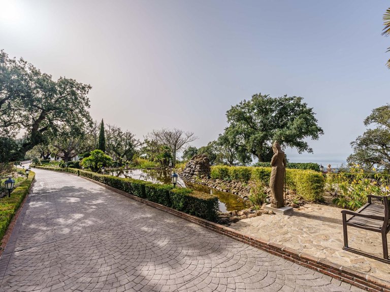 Villa for Sale in Ojen, Malaga 26