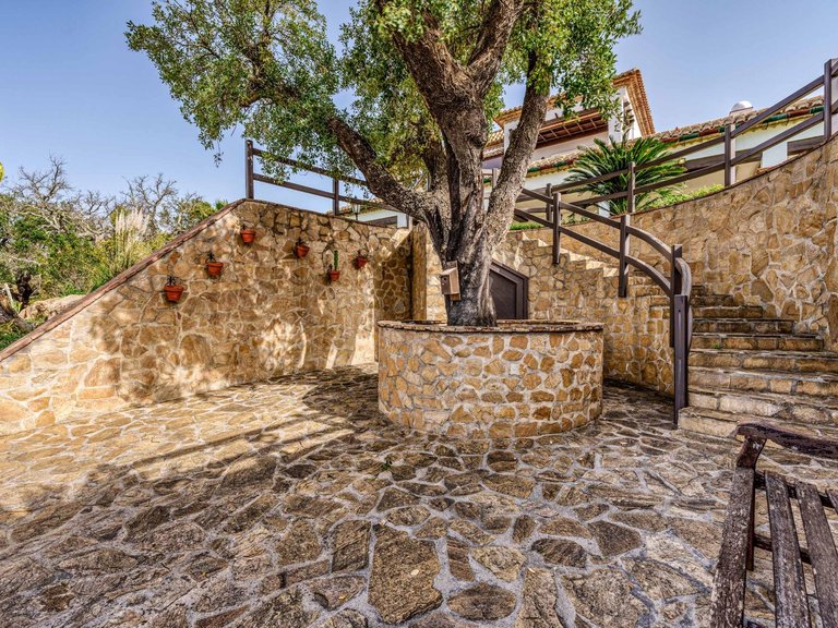 Villa for Sale in Ojen, Malaga 42