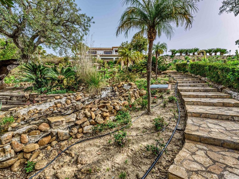 Villa for Sale in Ojen, Malaga 43