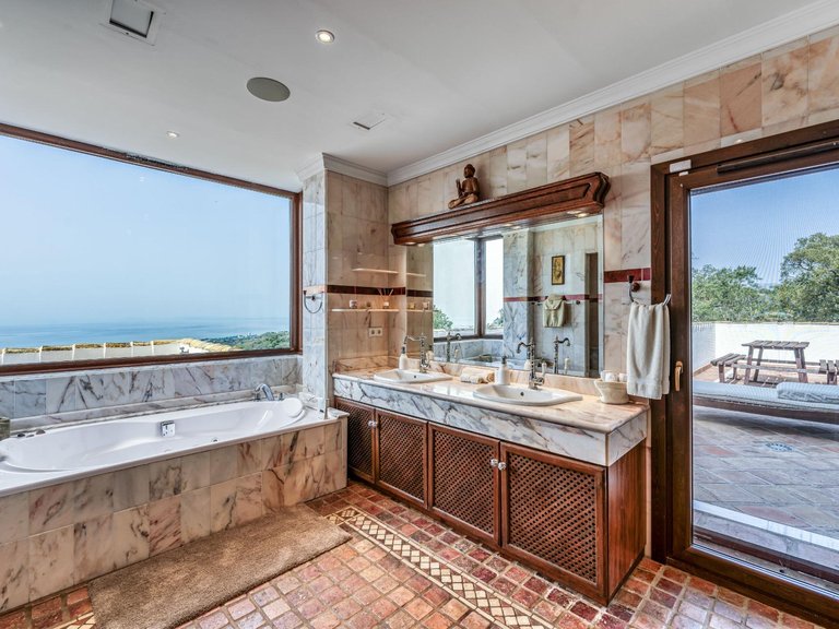 Villa for Sale in Ojen, Malaga 46