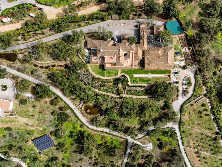 Villa for Sale in Ojen, Malaga 5