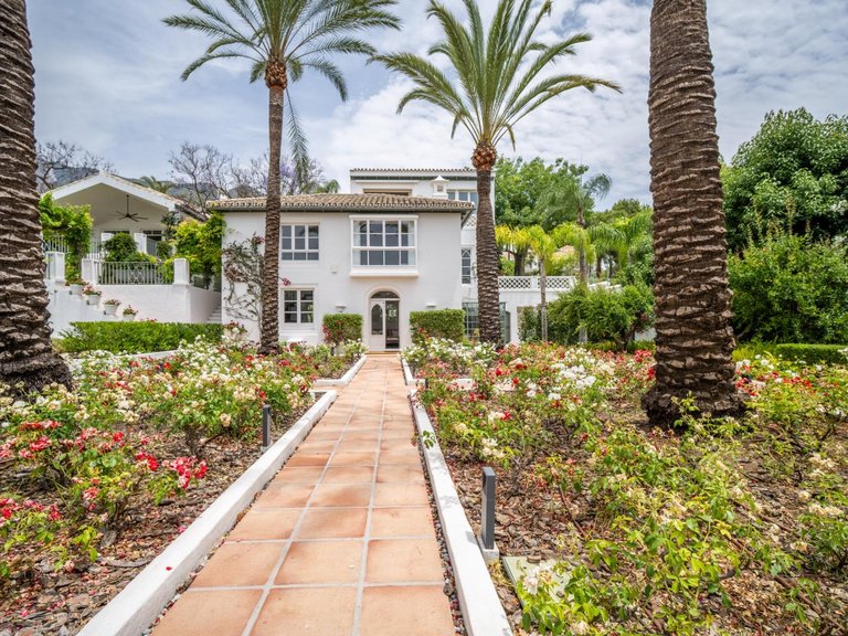 Villa for Sale in Marbella, Malaga 1