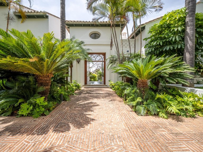 Villa for Sale in Marbella, Malaga 3