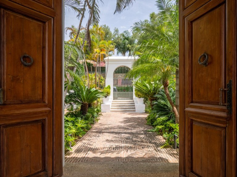 Villa for Sale in Marbella, Malaga 6
