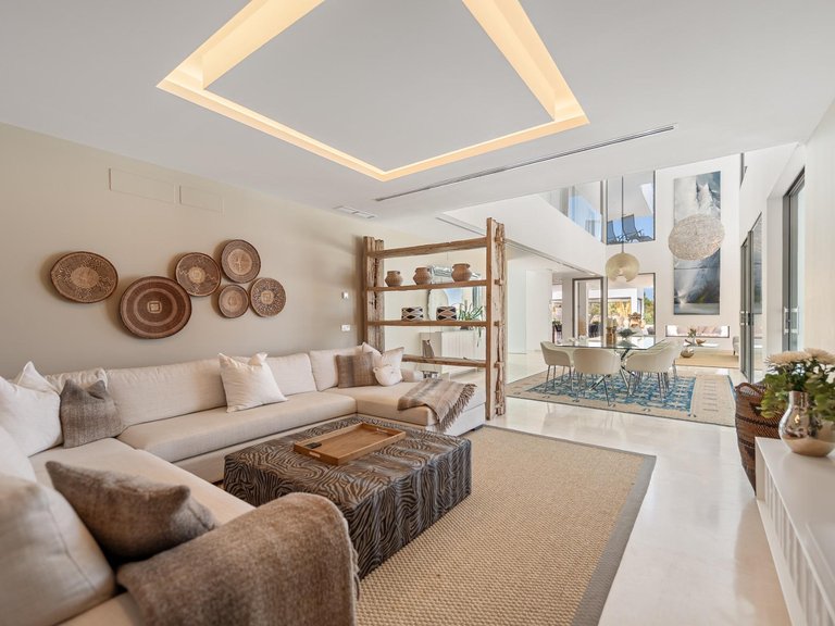 Villa for Sale in Marbella, Malaga 25