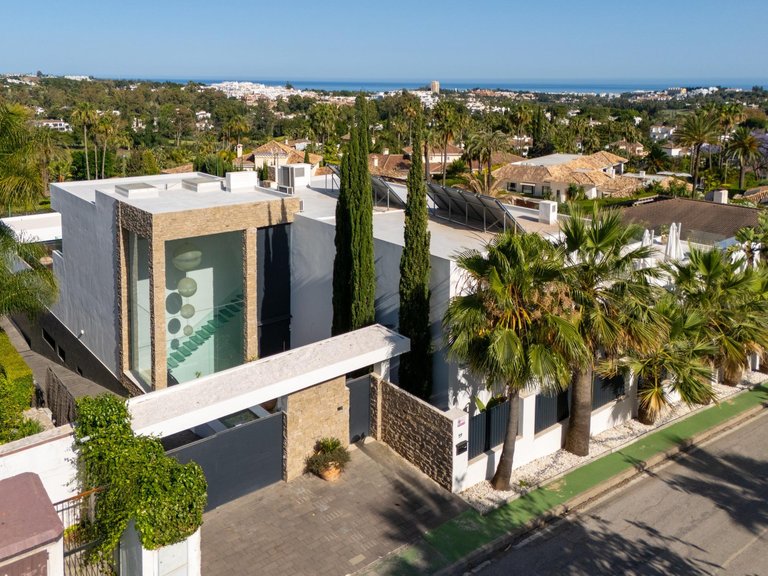 Villa for Sale in Marbella, Malaga 3