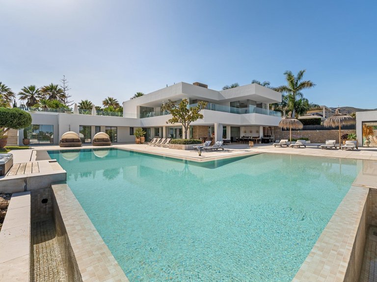 Villa for Sale in Marbella, Malaga 31