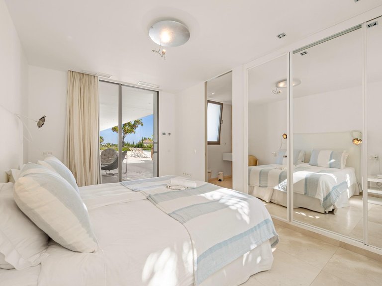 Villa for Sale in Marbella, Malaga 35