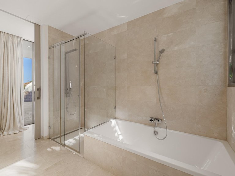 Villa for Sale in Marbella, Malaga 38
