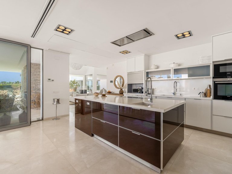 Villa for Sale in Marbella, Malaga 9