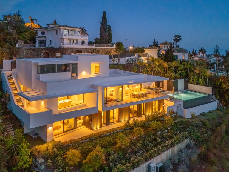 Apartment for Sale in Marbella, Malaga 1