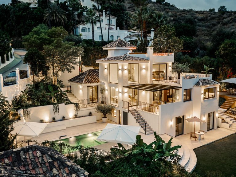 Apartment for Sale in Marbella, Malaga 1
