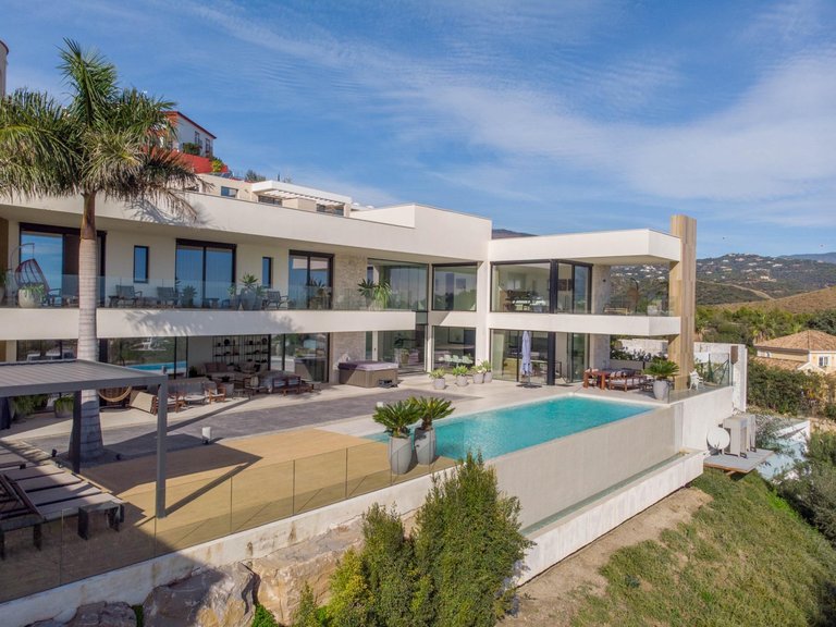 Apartment for Sale in Benahavis, Malaga 3