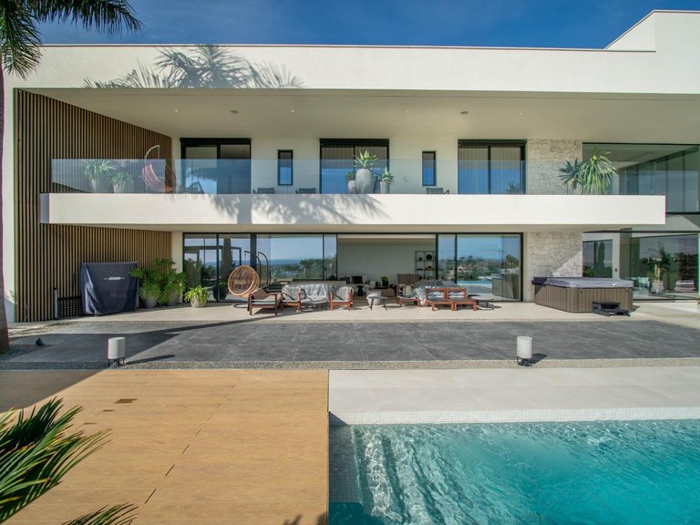 Apartment for Sale in Benahavis, Malaga 5