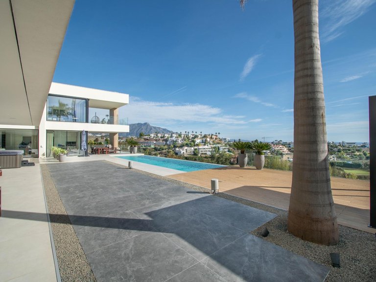 Apartment for Sale in Benahavis, Malaga 89