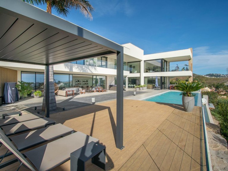 Apartment for Sale in Benahavis, Malaga 92