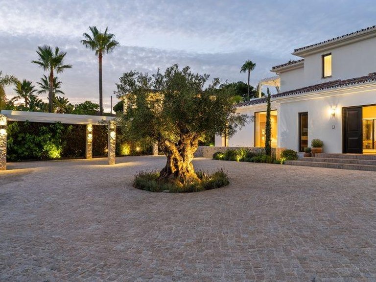 Apartment for Sale in Marbella, Malaga 3