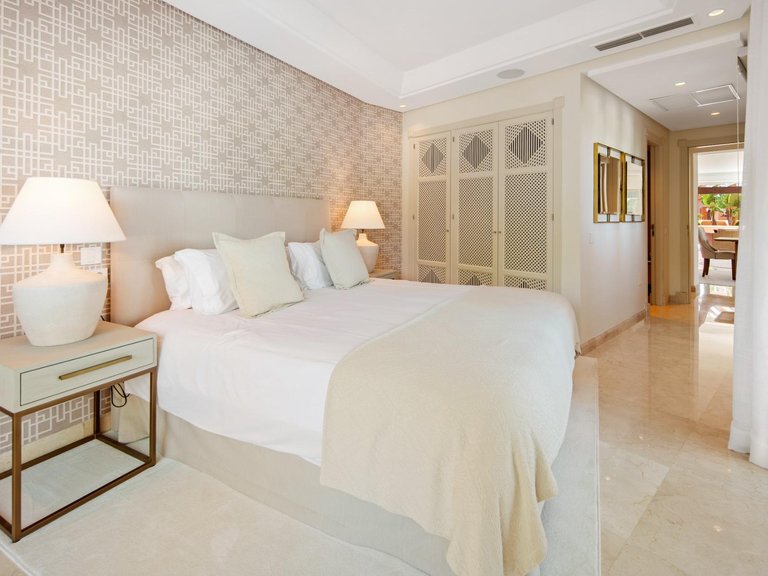 Apartment for Sale in Marbella, Malaga 18