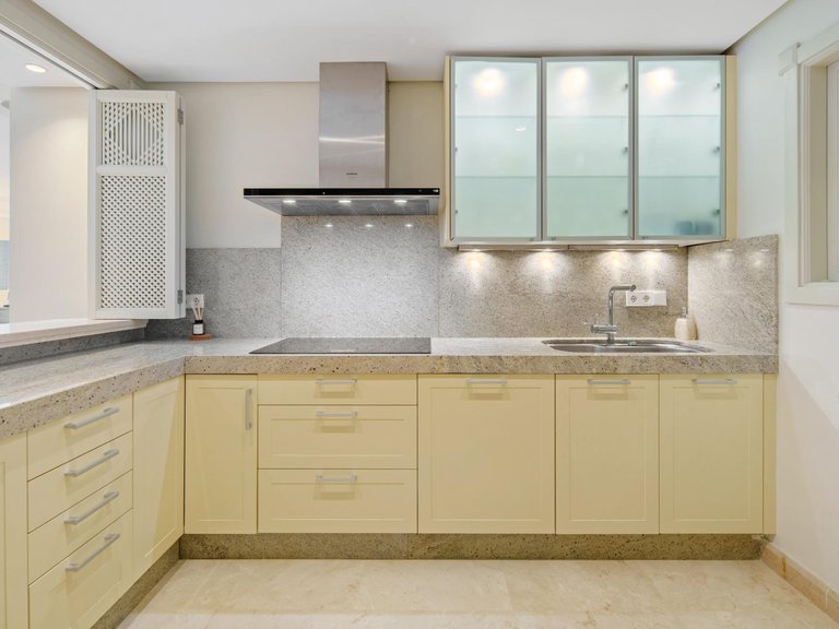 Apartment for Sale in Marbella, Malaga 27