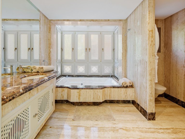 Apartment for Sale in Marbella, Malaga 30