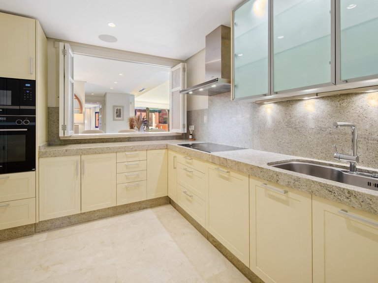 Apartment for Sale in Marbella, Malaga 41