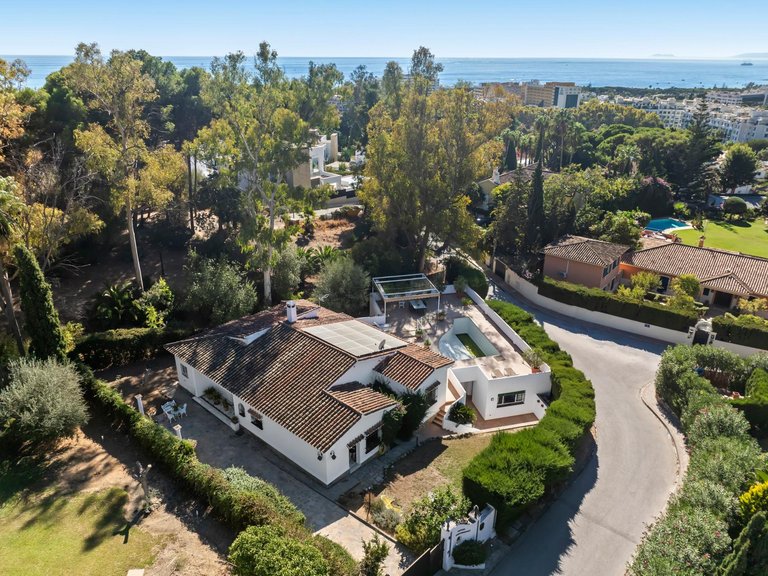 Apartment for Sale in Marbella, Malaga 1