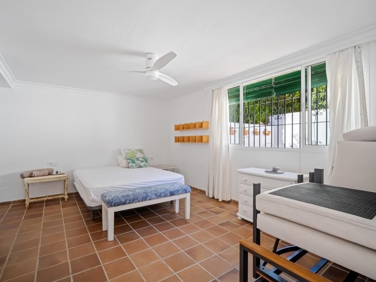 Apartment for Sale in Marbella, Malaga 25