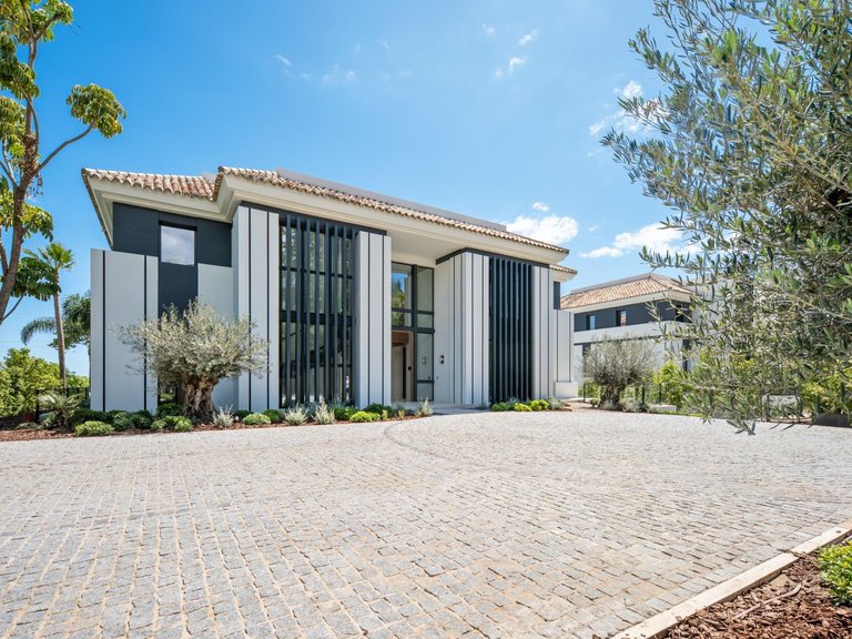 Villa for Sale in Marbella, Malaga 2