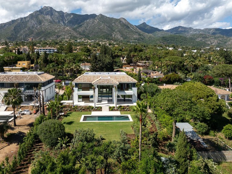 Villa for Sale in Marbella, Malaga 32