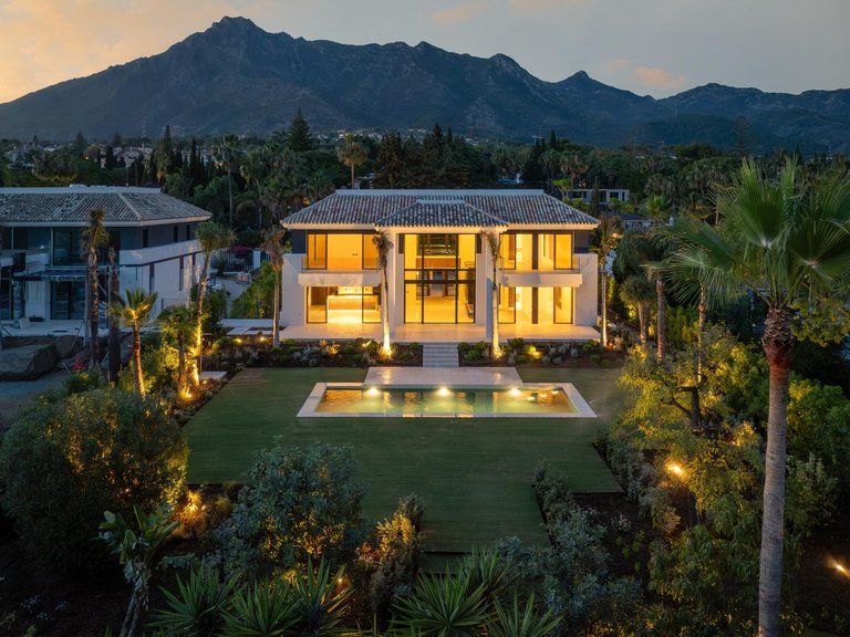 Villa for Sale in Marbella, Malaga 34