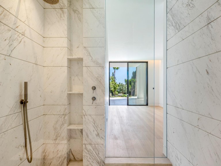 Villa for Sale in Marbella, Malaga 36