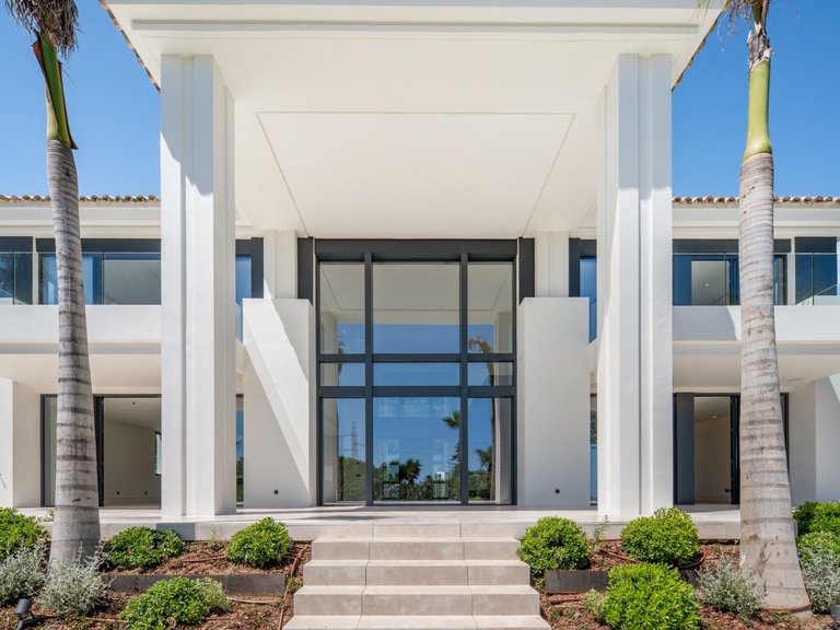 Villa for Sale in Marbella, Malaga 4