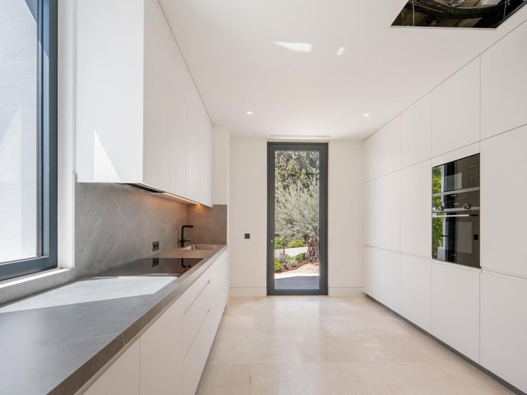 Villa for Sale in Marbella, Malaga 48