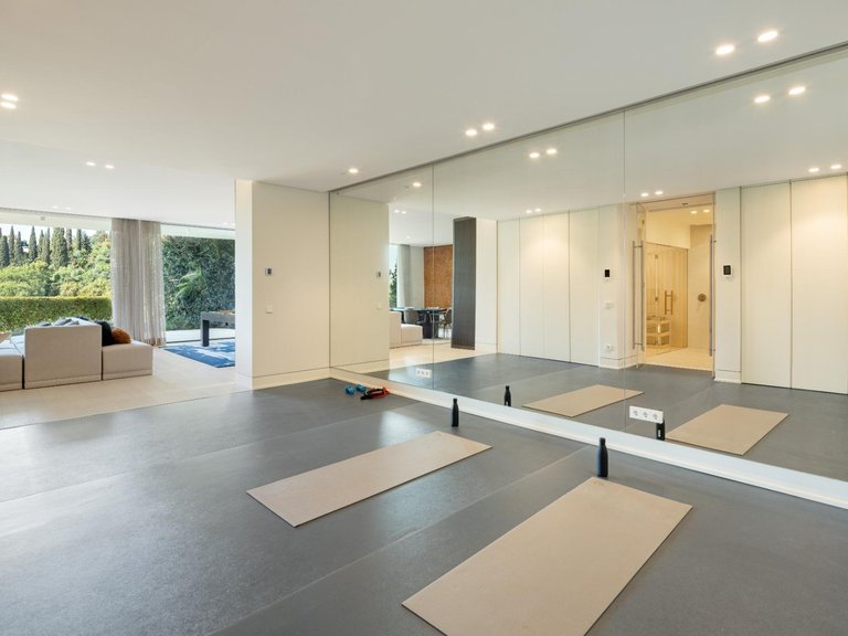 Villa for Sale in Benahavis, Malaga 31