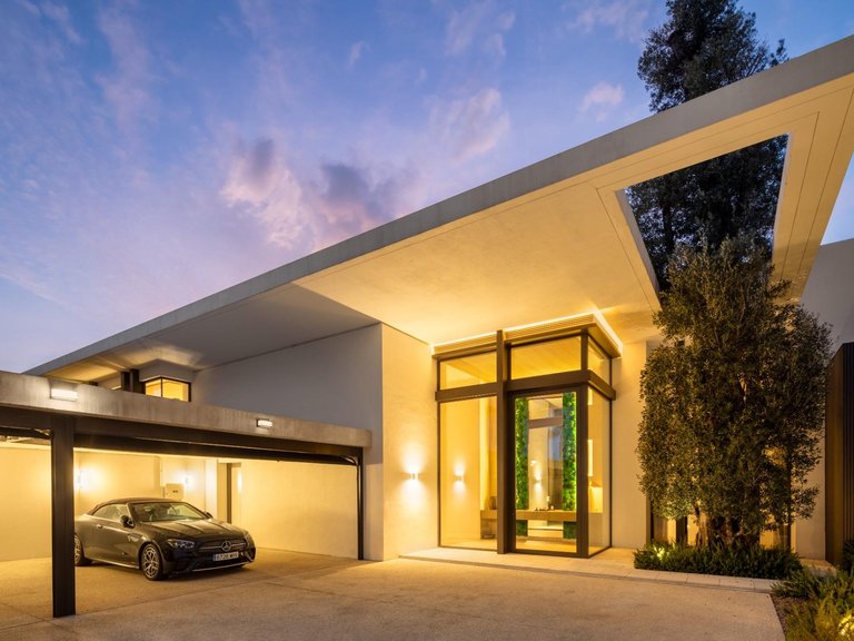 Villa for Sale in Benahavis, Malaga 32