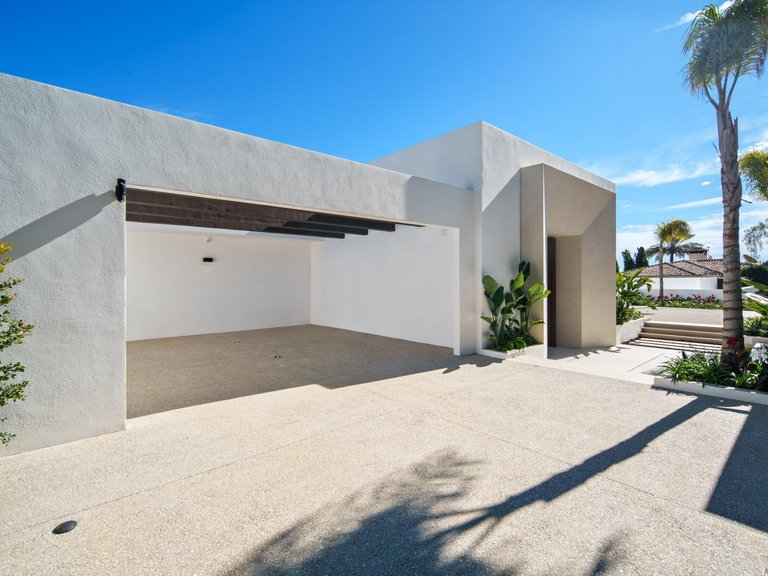 Villa for Sale in Marbella, Malaga 1