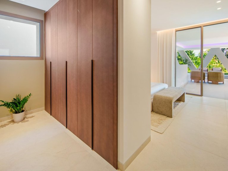 Villa for Sale in Marbella, Malaga 24