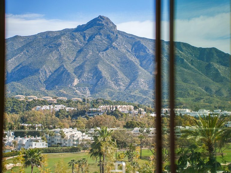 Villa for Sale in Marbella, Malaga 44