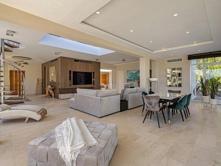 Apartment for Sale in Marbella, Malaga 12